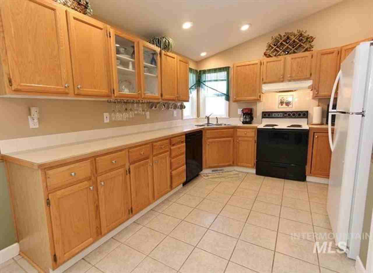 2994 W Fieldstream Dr - Photo 3 of 18