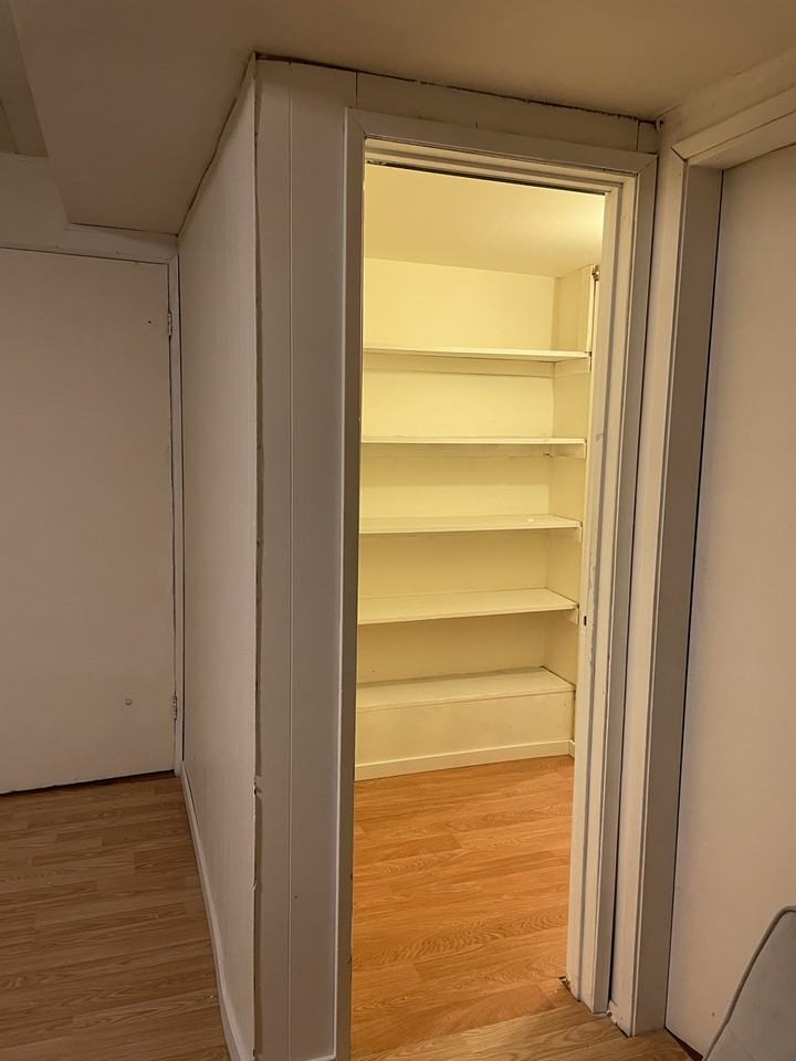 1829 Ross Rd - Photo 2 of 9