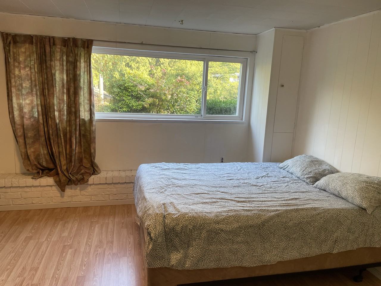 1829 Ross Rd - Photo 3 of 9