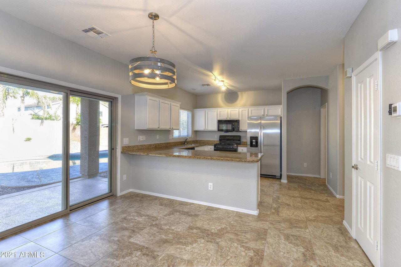 14174 W Crocus Dr - Photo 6 of 25