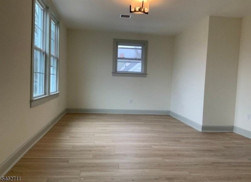 21 Bartholdi Ave - Photo 5 of 9