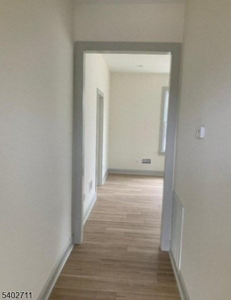 21 Bartholdi Ave - Photo 7 of 9