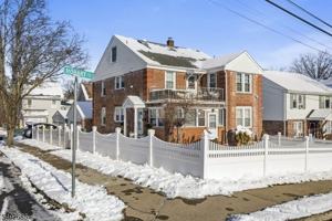 featured image of 48 Hobart Pl Apt 2 #2