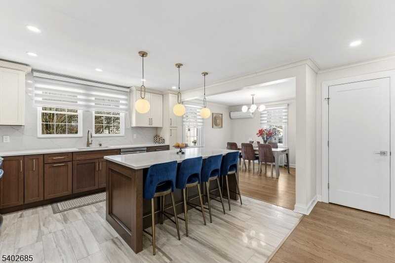 48 Hobart Pl Apt 2 #2 - Photo 5 of 24