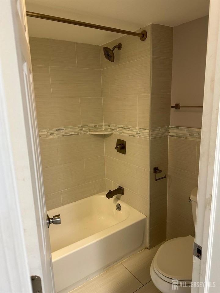 9 Christopher St - Photo 6 of 13