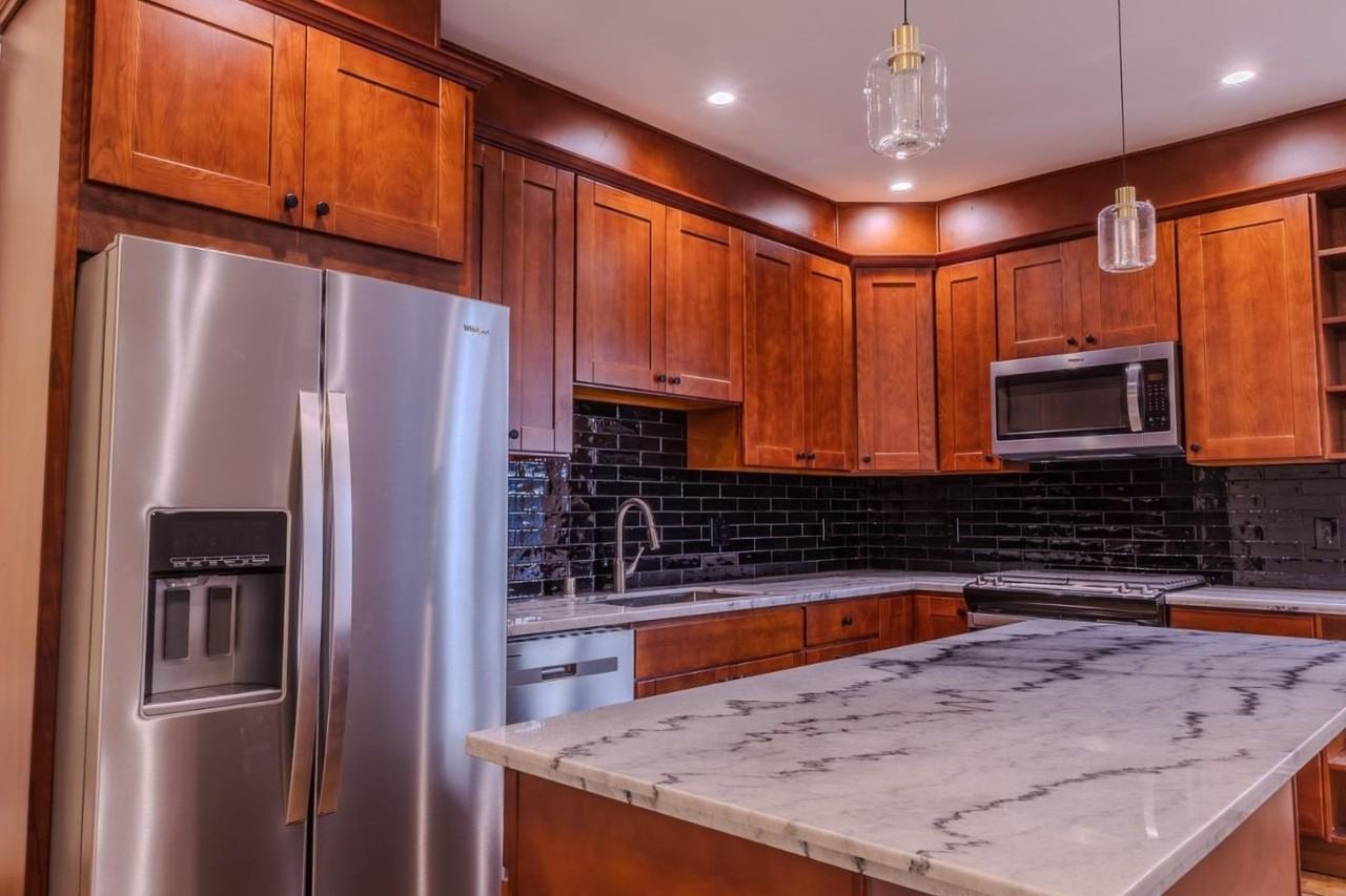 2018 Oakdale Ave - Photo 3 of 35