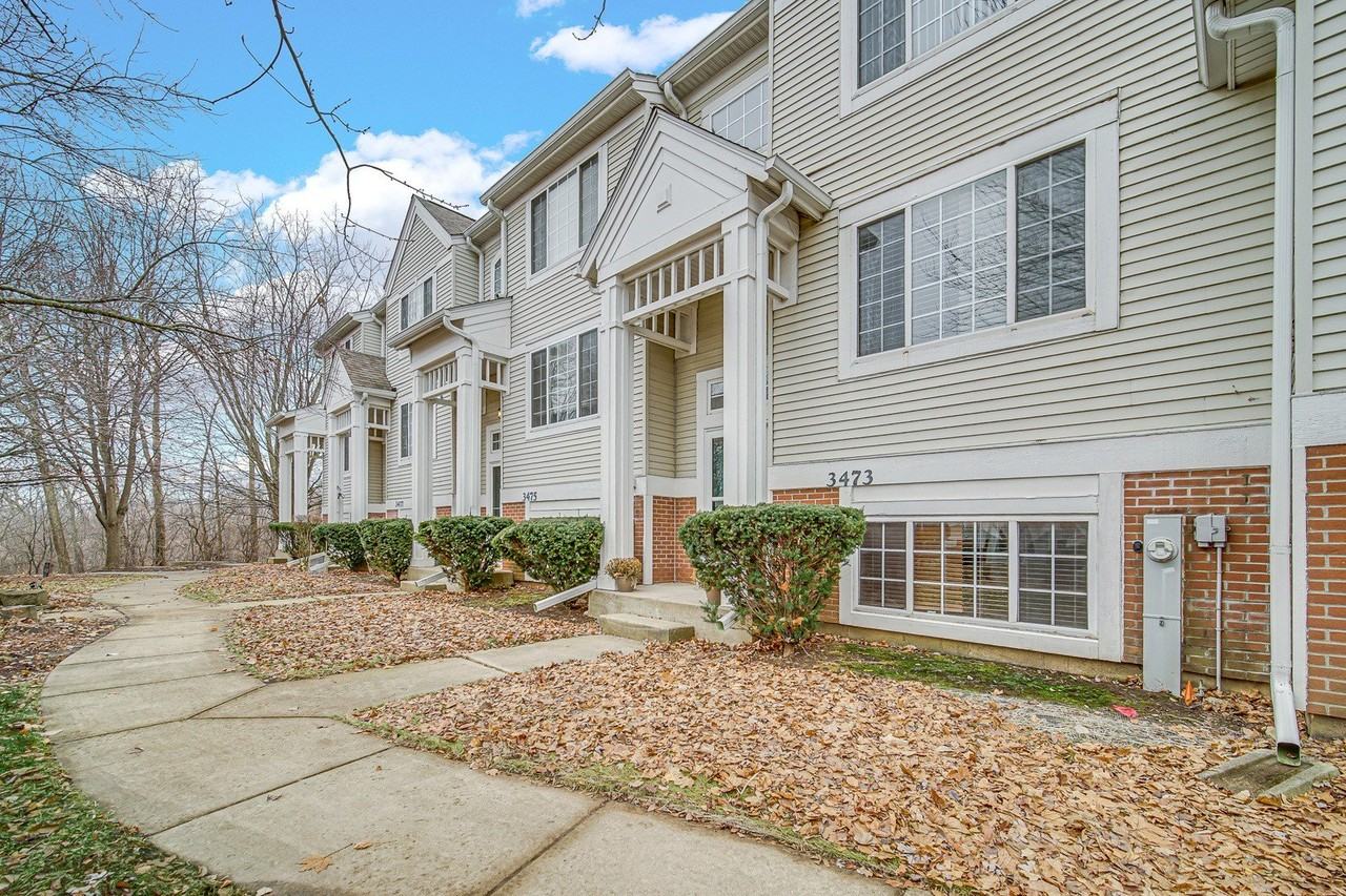 3473 Ravinia Cir - Photo 3 of 26