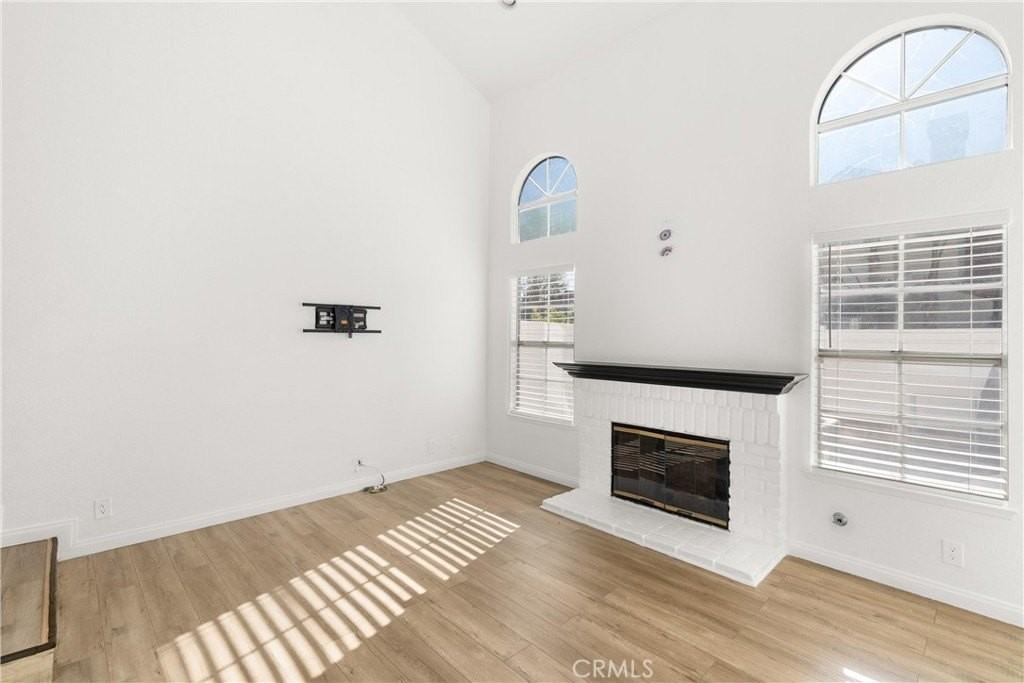 4 Daffodil - Photo 7 of 31