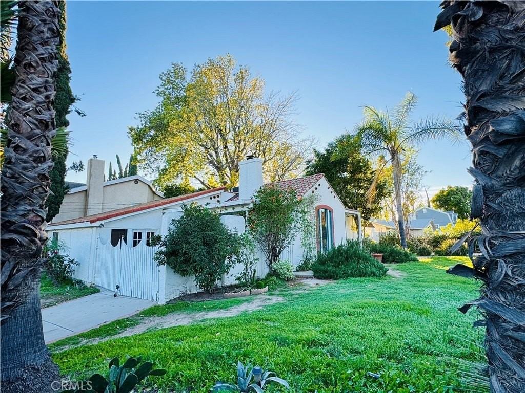 17804 San Fernando Mission Blvd - Photo 2 of 14