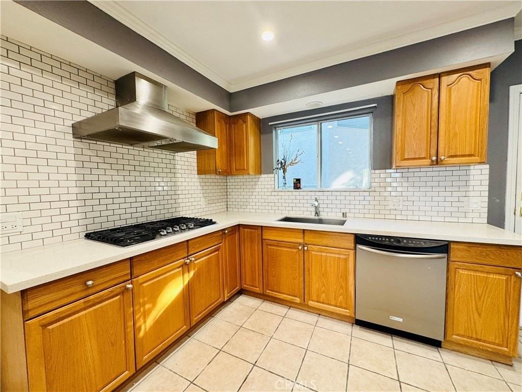 17804 San Fernando Mission Blvd - Photo 7 of 14