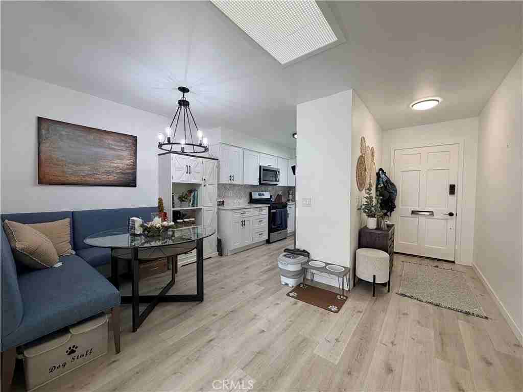 812 E Washington Ave - Photo 4 of 11