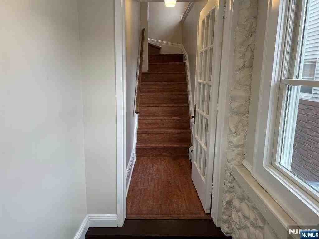 324 2nd St - Photo 2 of 23