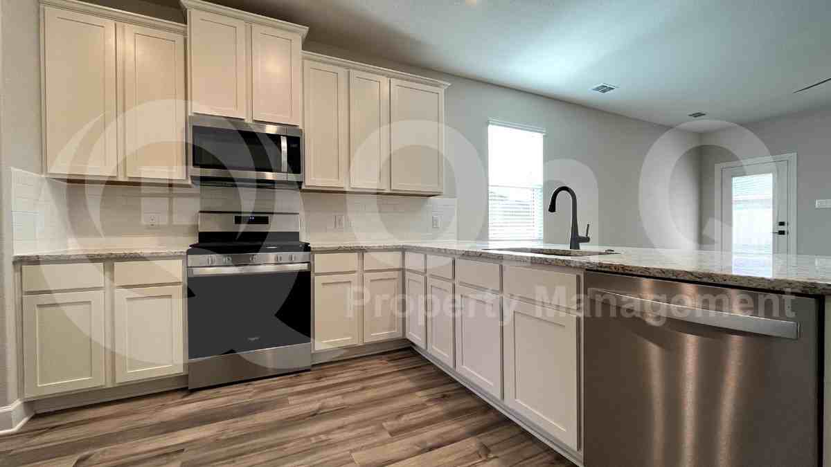 1913 Mckee Ct - Photo 7 of 30