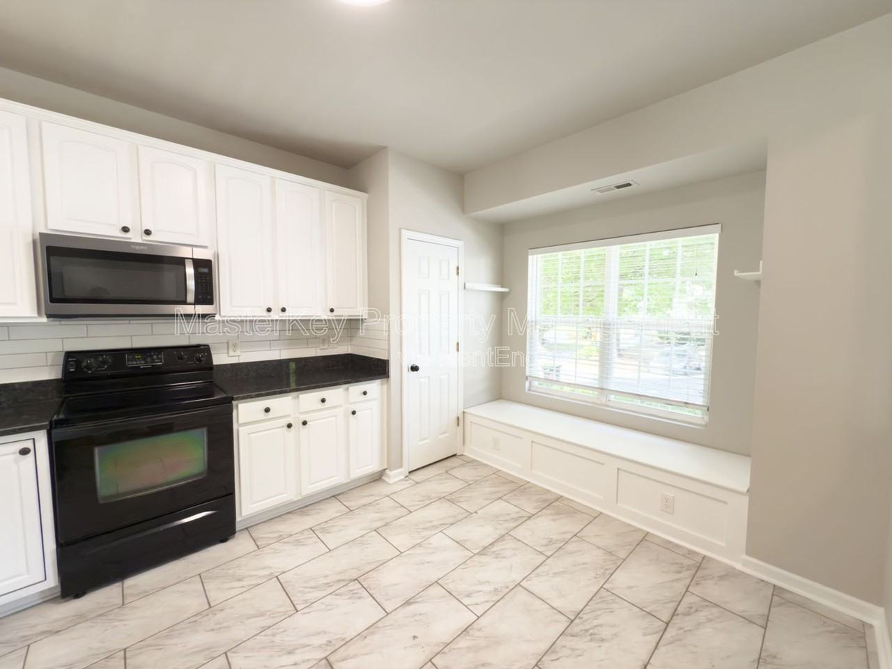 123 Baberton Dr - Photo 5 of 22