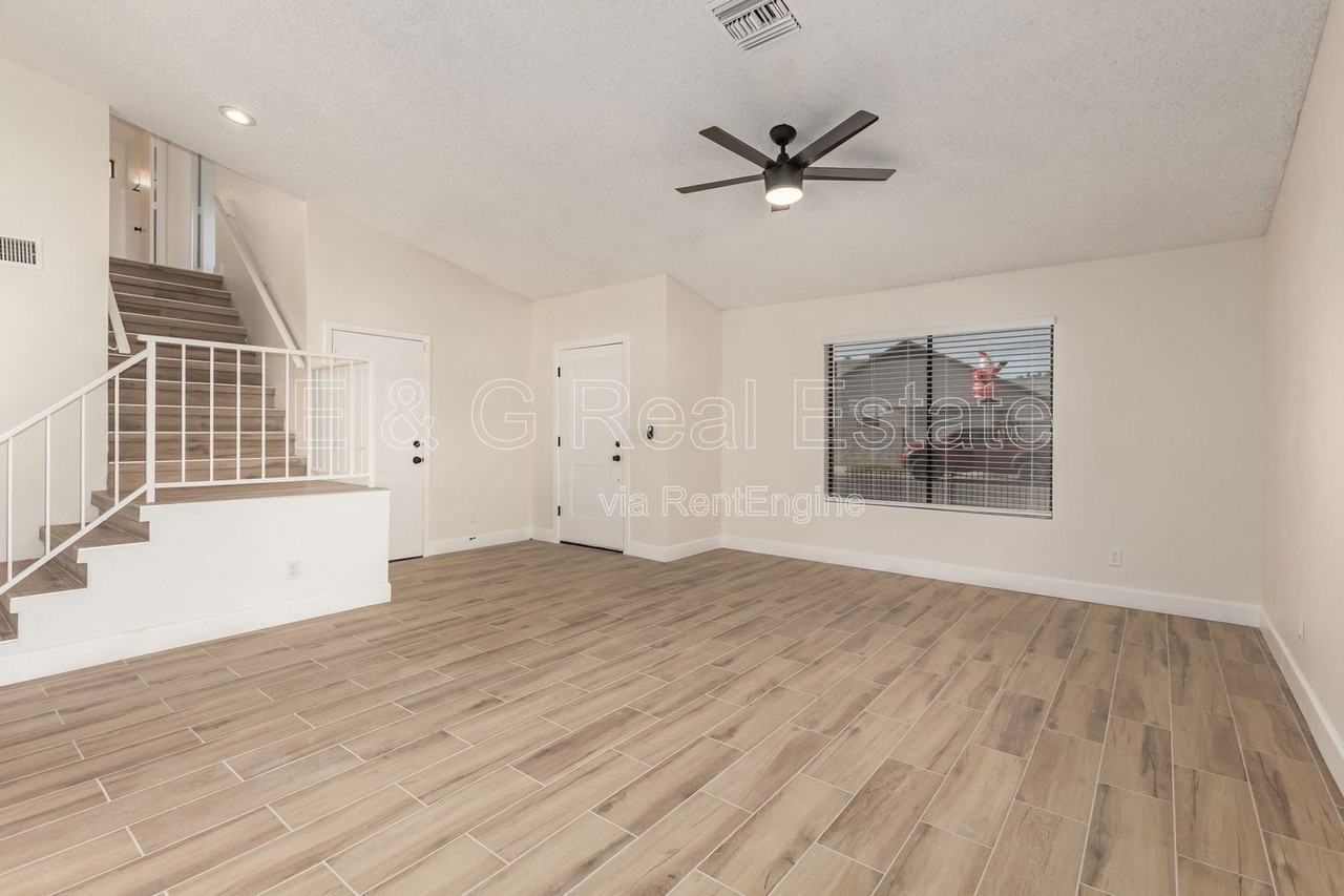 2537 N 87th Dr - Photo 2 of 30