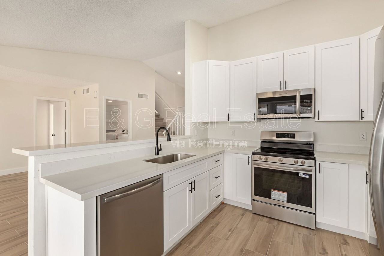 2537 N 87th Dr - Photo 7 of 30