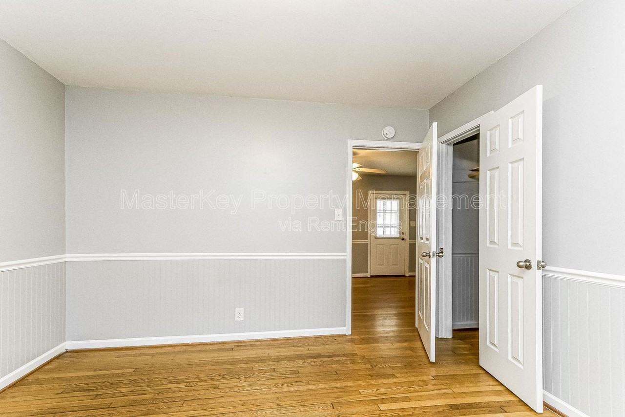 208 E Geer St #A - Photo 3 of 26