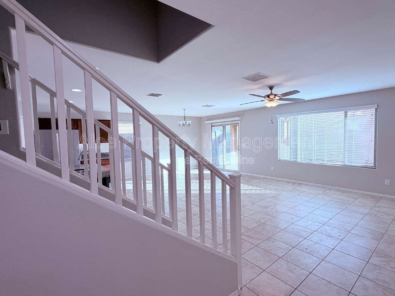 5113 E Greenway St - Photo 5 of 30