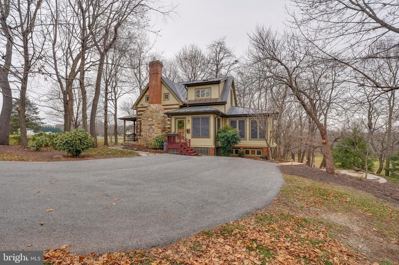 13237 Creagerstown Rd - Photo 3 of 22