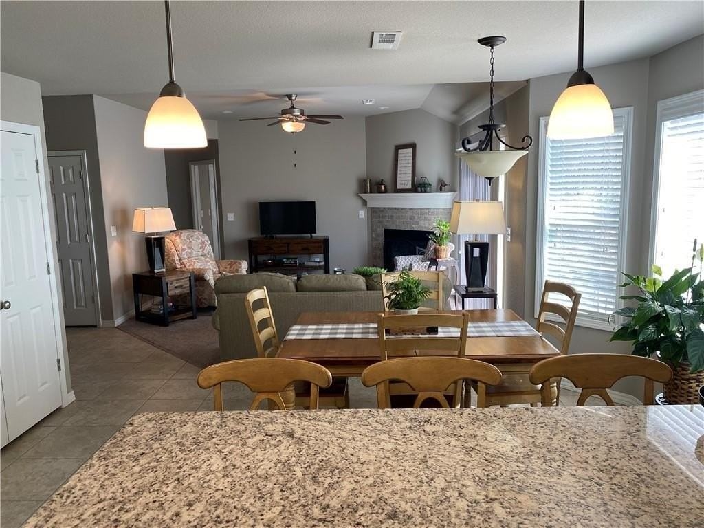 93 Kinloch Dr - Photo 6 of 12