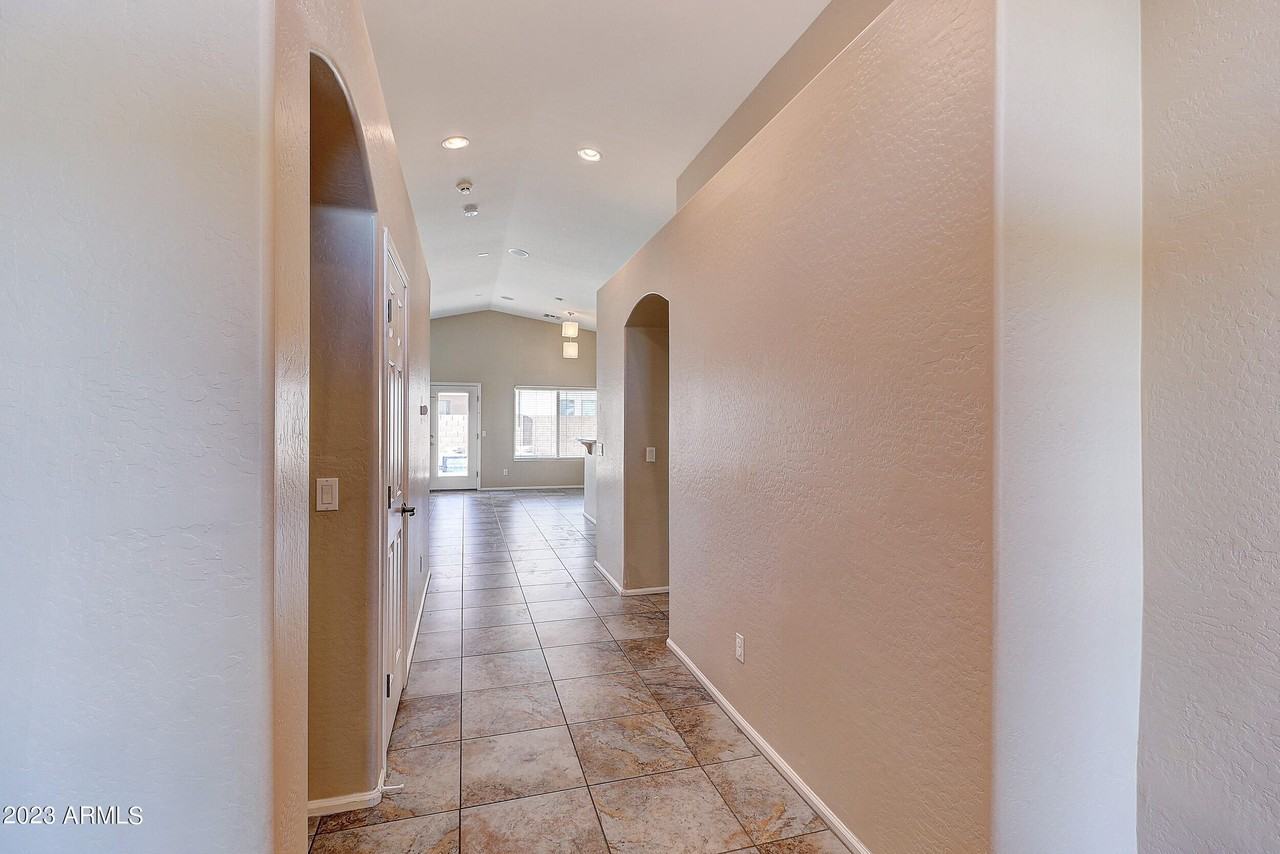 5029 W Nancy Ln - Photo 7 of 27