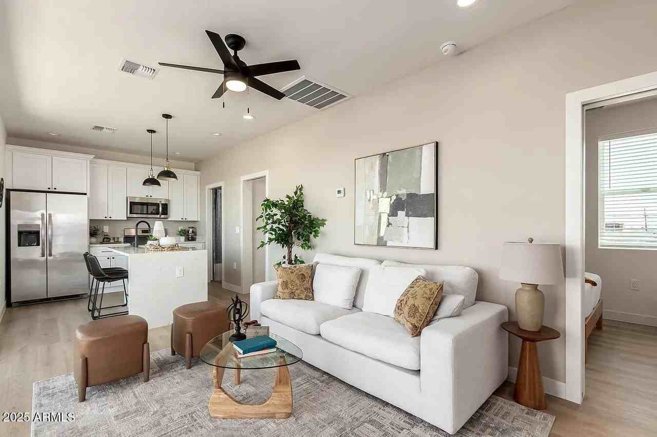 411 N 32nd Pl - Photo 6 of 42