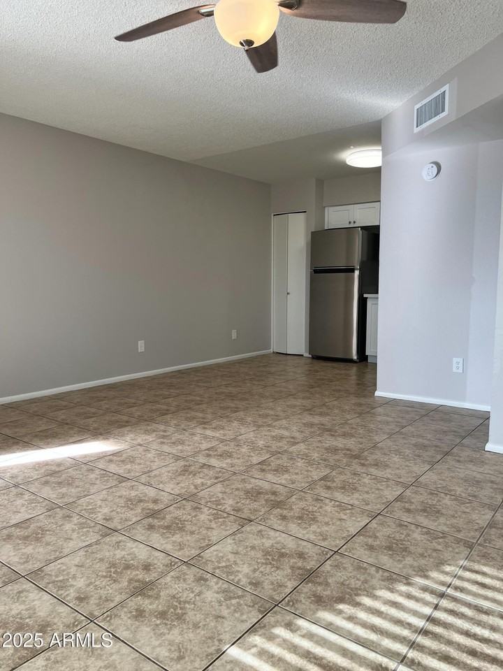 492 W 18th Ave Apt 2 #2 - Photo 3 of 6