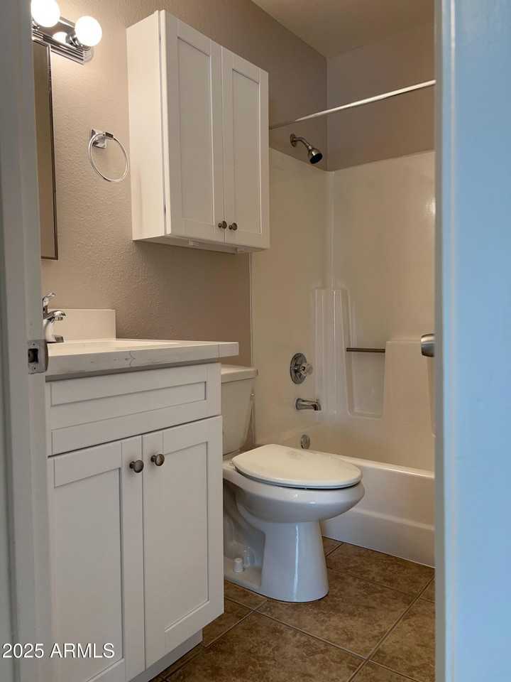 492 W 18th Ave Apt 2 #2 - Photo 5 of 6