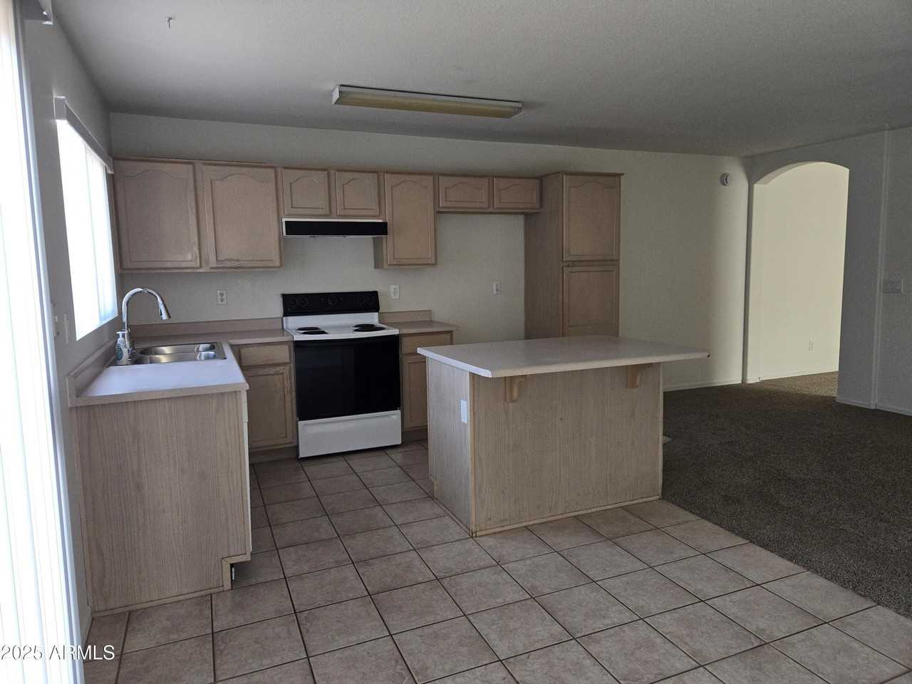 8746 W Manzanita Dr - Photo 4 of 8