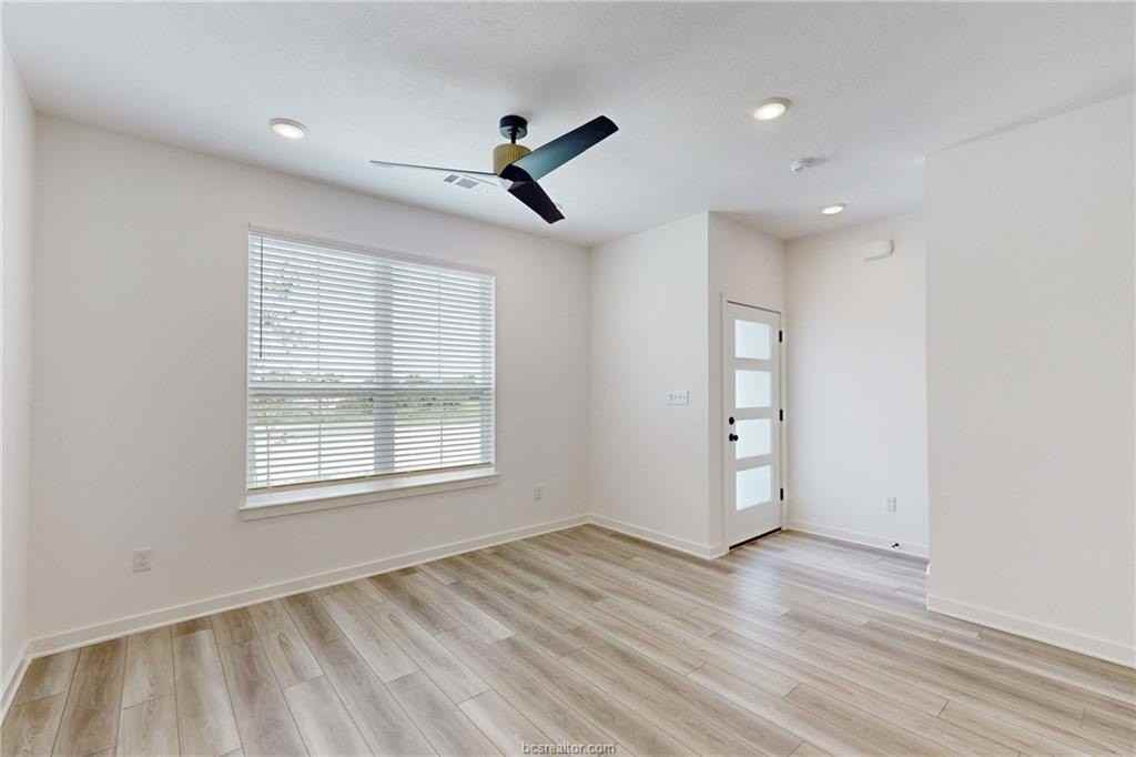 1209 Dorothy Ln - Photo 5 of 16