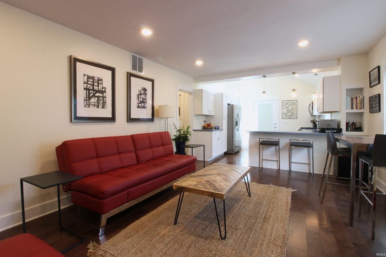 938 N Jackson St - Photo 2 of 25