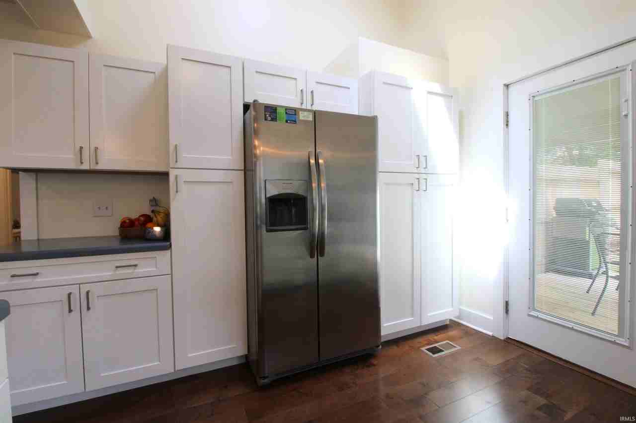 938 N Jackson St - Photo 7 of 25