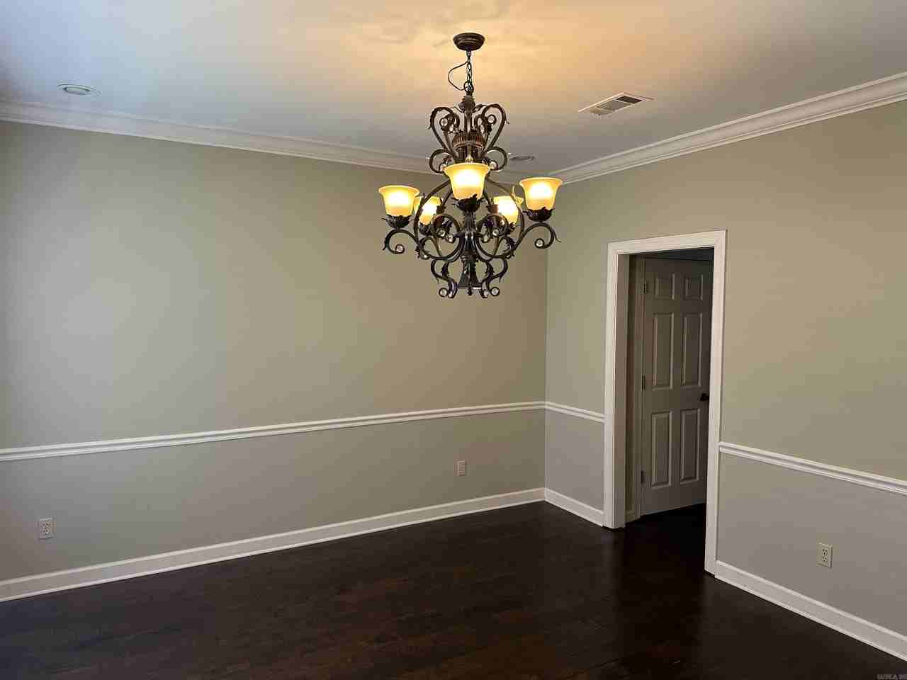 4 Bordeaux Ct - Photo 2 of 17