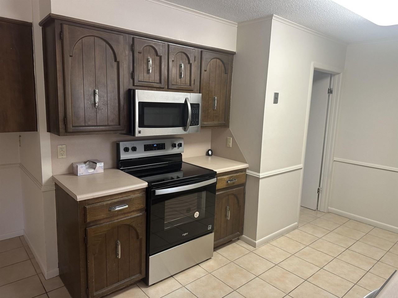 820 N Shackleford Rd - Photo 5 of 14