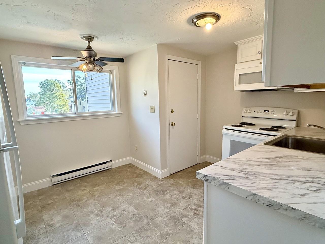 10 Tideview Path Apt 16 #16 - Photo 2 of 11