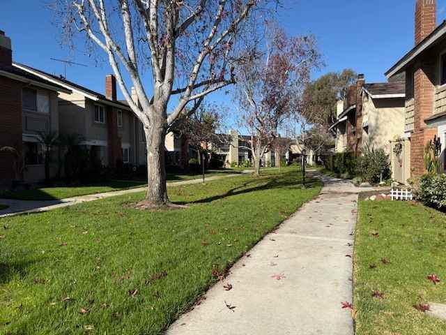 14405 Suffolk St - Photo 3 of 27