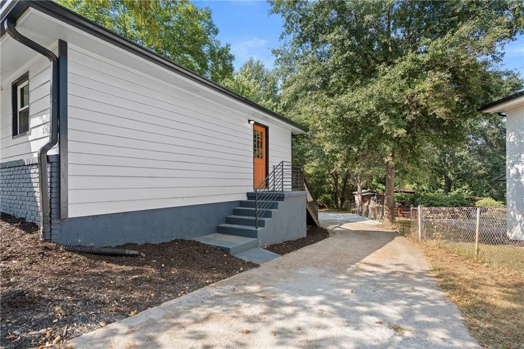 33 Smyrna Powder Springs Rd Se - Photo 3 of 35