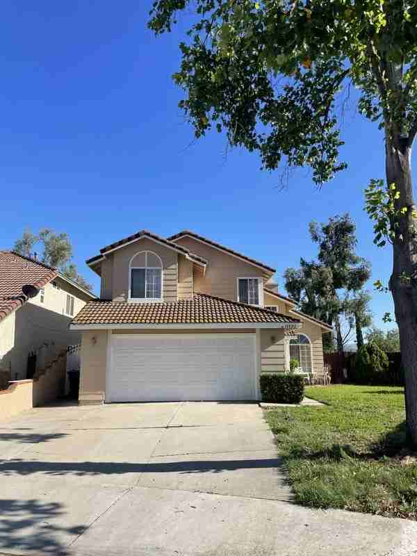 13592 Crescent Hill Dr