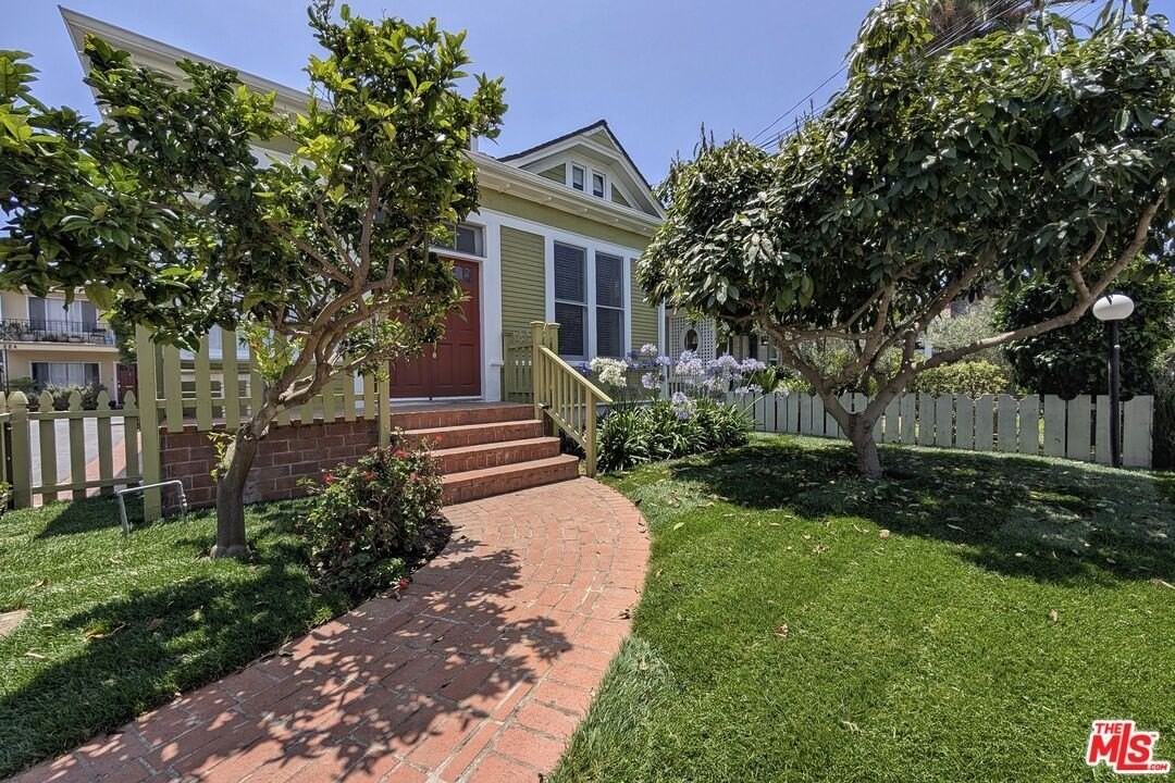 222 Bicknell Ave - Photo 2 of 15