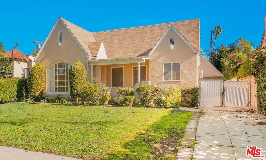 162 N Citrus Ave - Photo 2 of 22