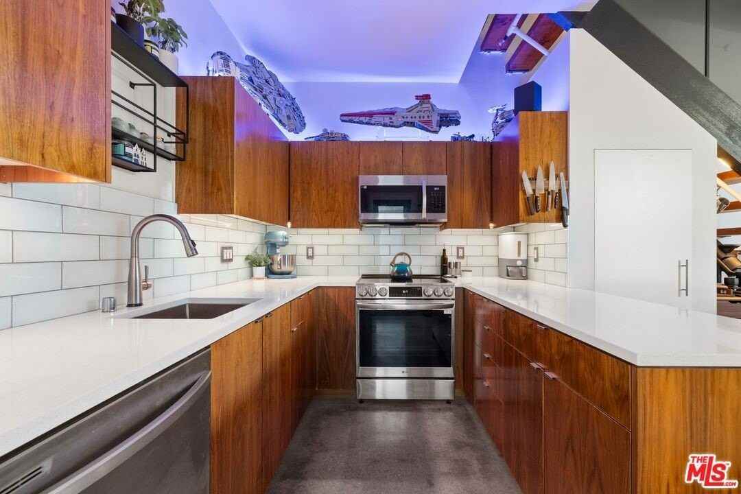 140 S Gramercy Pl Apt 1 #1 - Photo 4 of 15