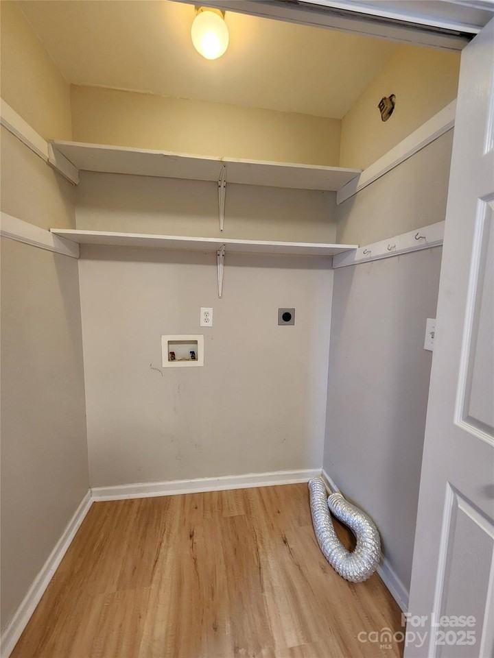 1247 Forest Park Dr - Photo 6 of 15