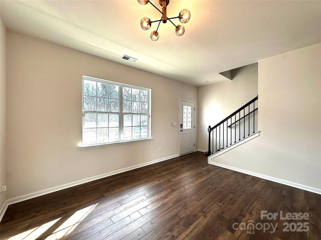 147 N Ranney Way - Photo 2 of 29