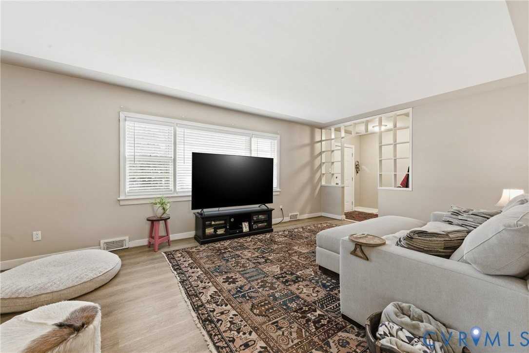 4910 Monumental St - Photo 3 of 21