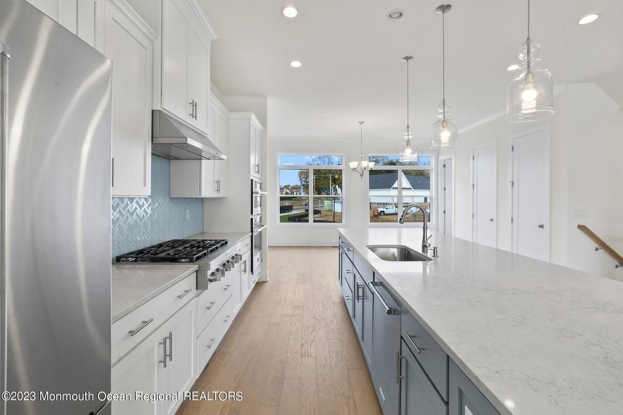 3 Valiant Ct - Photo 3 of 42