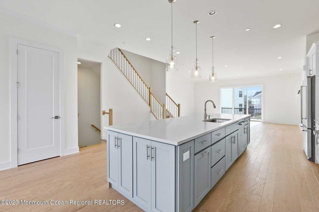 3 Valiant Ct - Photo 5 of 42