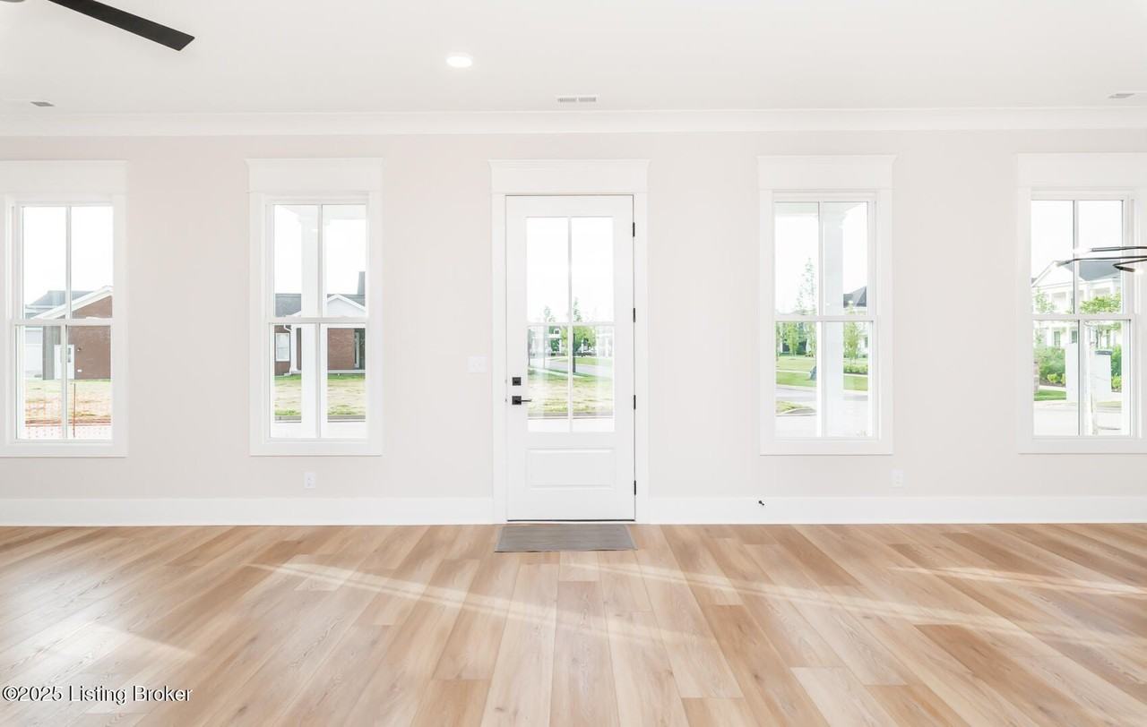 6100 Passionflower Dr Apt 101 #101 - Photo 3 of 50