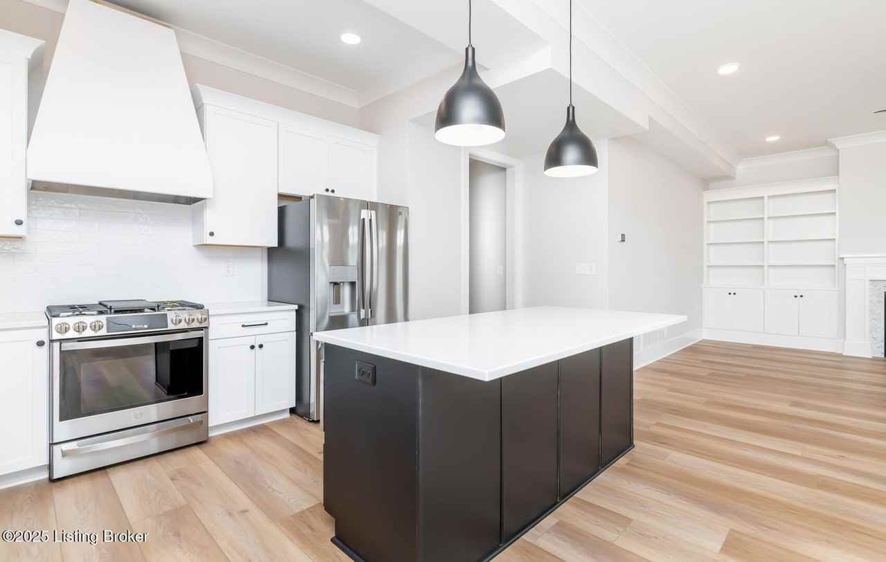 6100 Passionflower Dr Apt 101 #101 - Photo 5 of 50