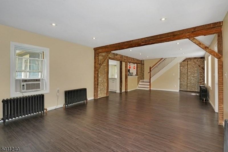 619 S Main St - Photo 4 of 23