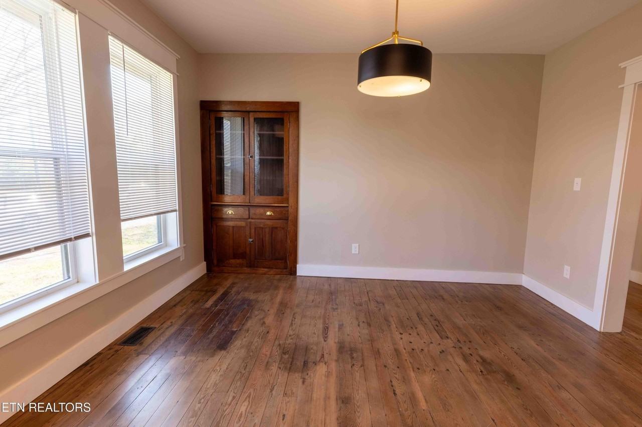 221 E Ford Valley Rd - Photo 4 of 21